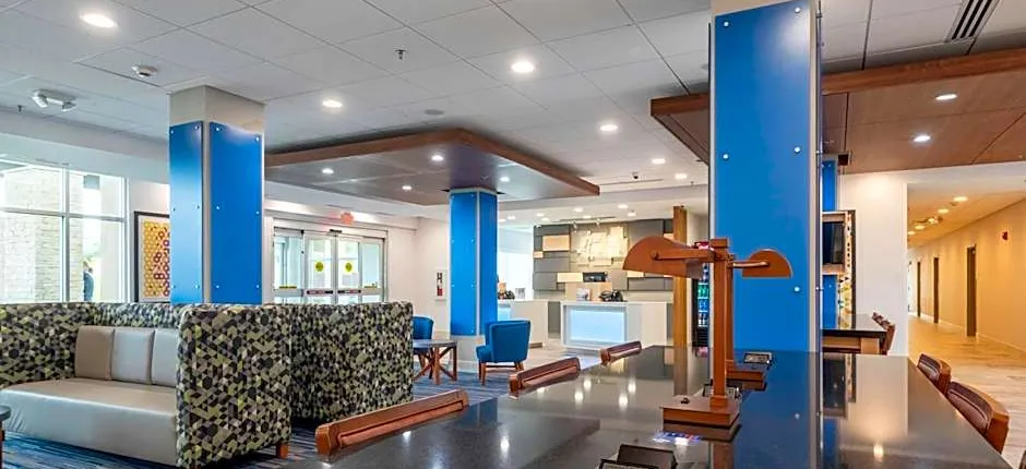 Holiday Inn Express and Suites Staunton By IHG