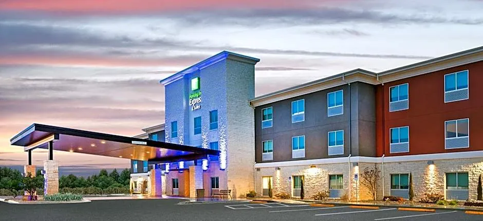 Holiday Inn Express And Suites Junction By IHG