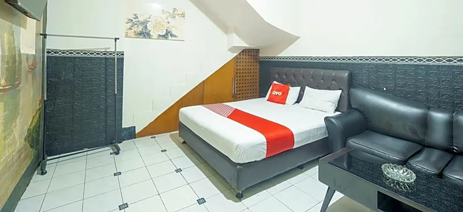 OYO 93132 Modom Homestay Near RS Islam Jakarta Pondok Kopi