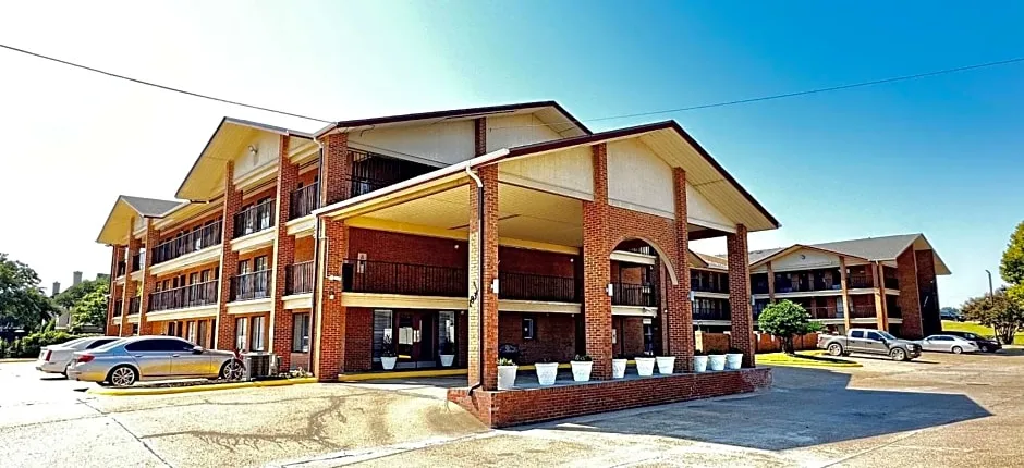 Days Inn & Suites by Wyndham Bossier City