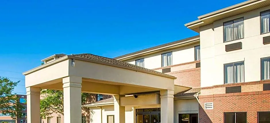 Comfort Inn & Suites West Chester - North Cincinnati