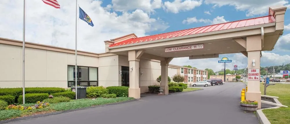 Days Inn by Wyndham Liberty