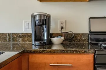 FRONTDESK 1040 Cass St. Apts East Town Milwaukee