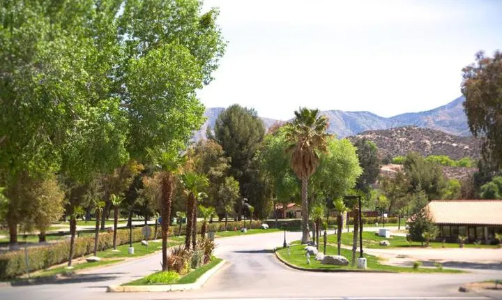 Soledad Canyon Studio Cabin 19