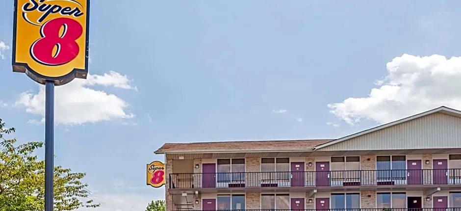 Super 8 by Wyndham Manassas