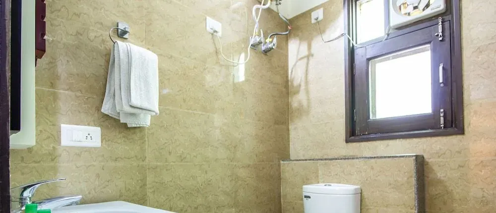 FabHotel Moon Hospitality DLF Phase 3