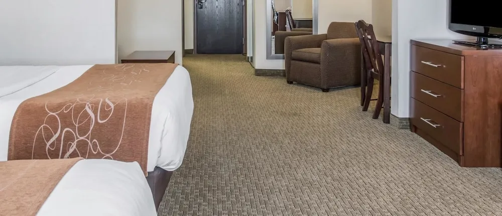 Comfort Suites Wixom