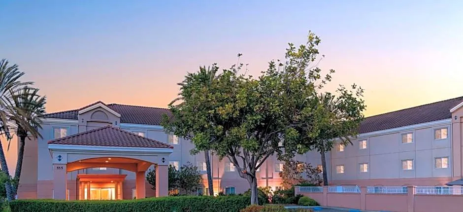 Fairfield Inn & Suites by Marriott San Francisco San Carlos