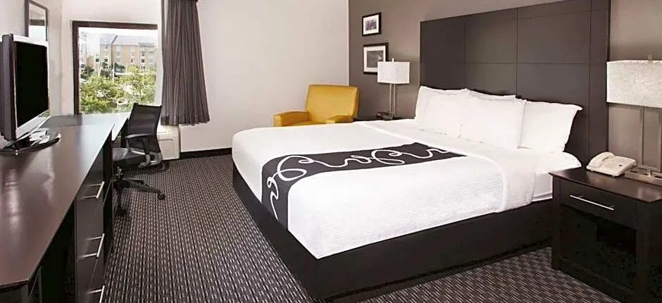 La Quinta Inn & Suites by Wyndham Charleston Riverview