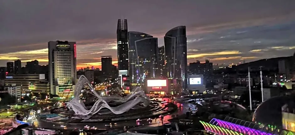 Ramada Plaza by Wyndham Optics Valley Hotel Wuhan Wuchang