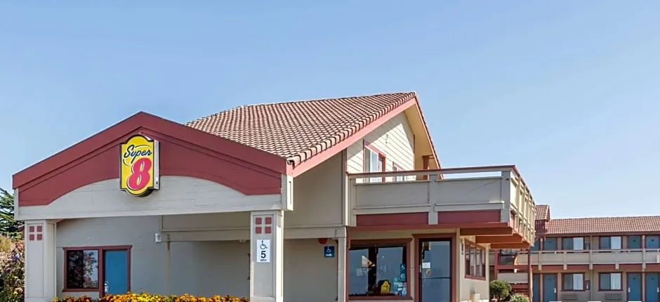 Super 8 by Wyndham Fort Bragg