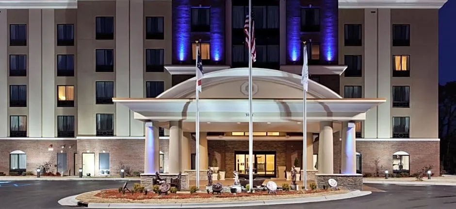 Holiday Inn Express Hotel & Suites Hope Mills-Fayetteville Airport By IHG