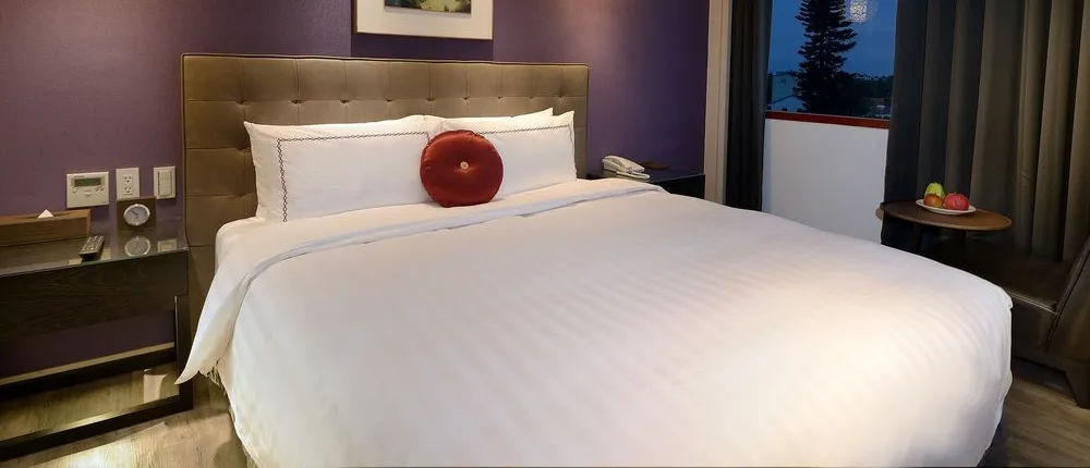 Shiny Ocean Hotel