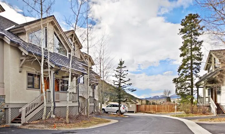 2985 Ironwood Townhomes