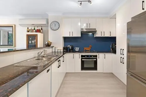 Genesis Holiday Apartments
