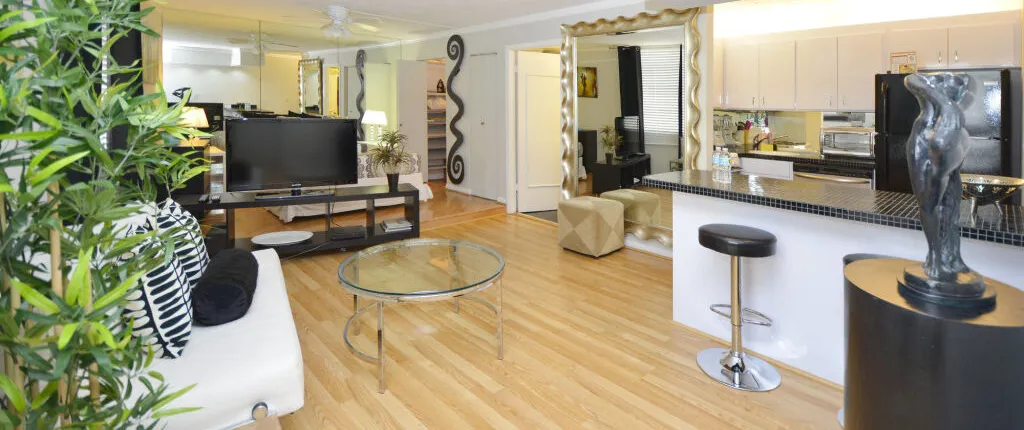 Art Deco Ocean Walk Apartments