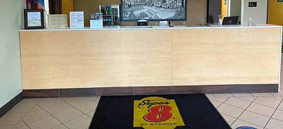 Super 8 by Wyndham Farmington