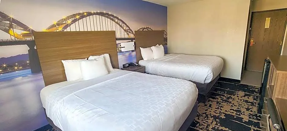 Clarion Pointe Bettendorf - Quad Cities