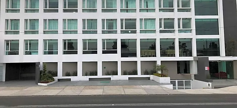 Best Western Plus Metepec & Suites