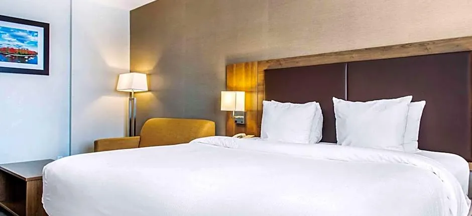 Quality Hotel Dorval Aeroport