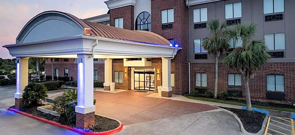 Holiday Inn Express Hotel & Suites Winnie By IHG