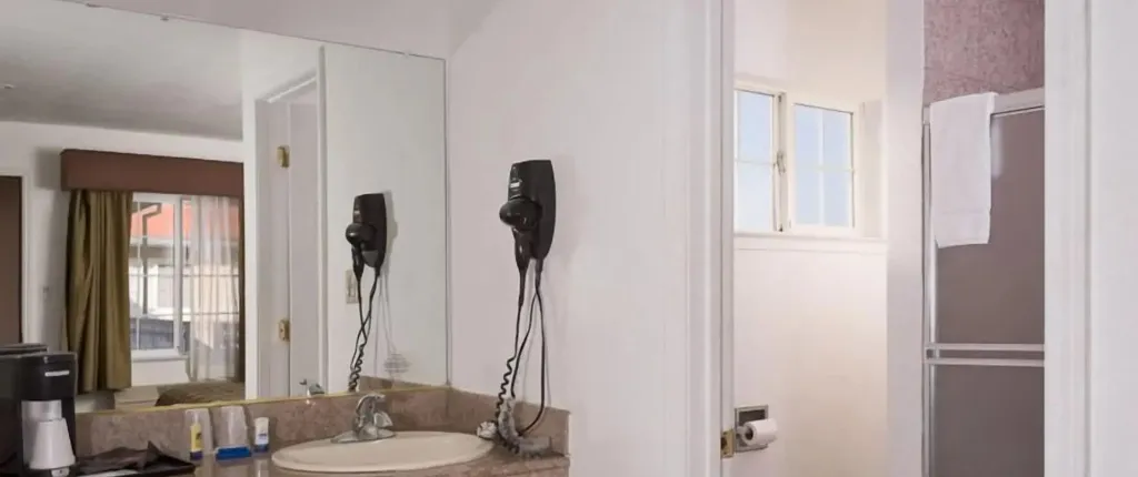 Howard Johnson by Wyndham Berkeley