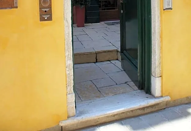Venice Dose Suite