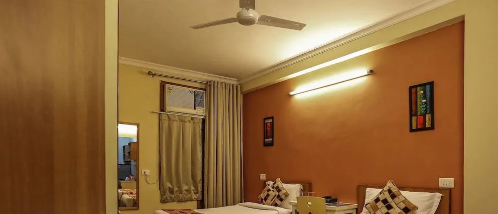 OYO 5533 Bafel Residency