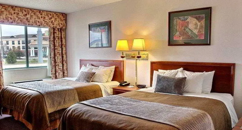 Comfort Inn & Suites at I-74 and 155