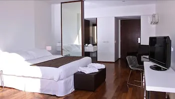 San Isidro Plaza Hotel