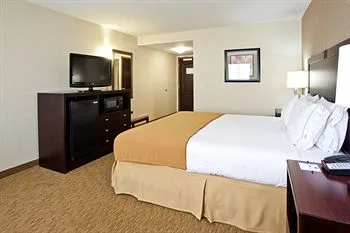 Holiday Inn Express Hotel & Suites Fresno South