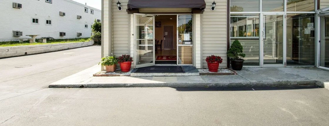 Econo Lodge West Yarmouth Area