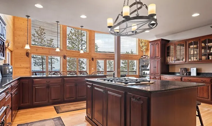 Vista Lodge 7 Bedroom Villa with Jacuzzi