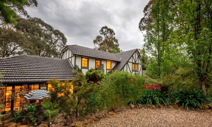 Holly Lodge