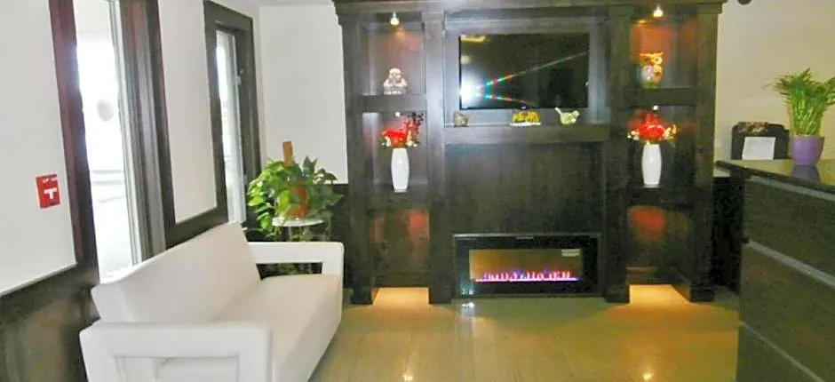 Americas Best Value Inn & Suites Thief River Falls