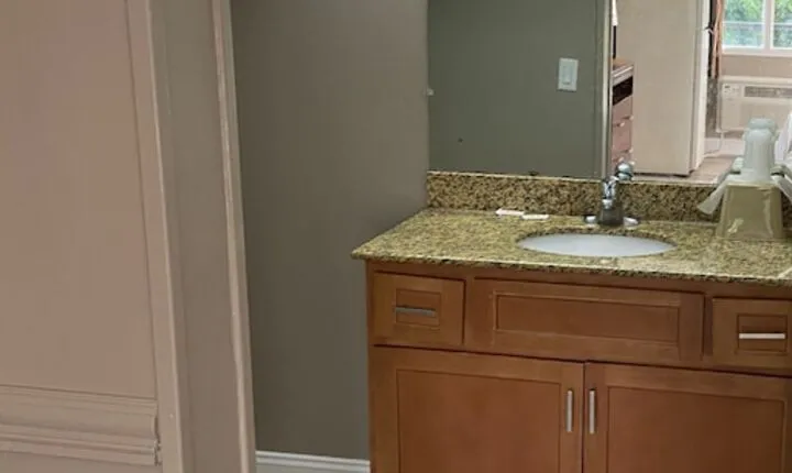 Inn Between The Hedges