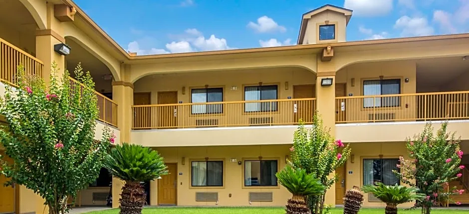 Americas Best Value Inn & Suites Tomball
