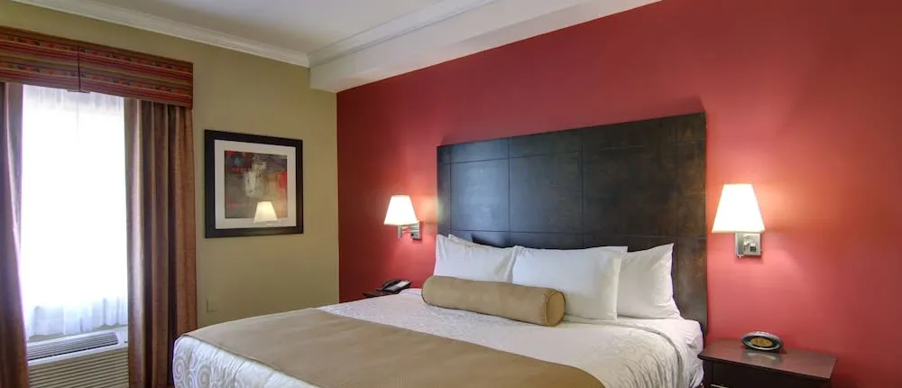 Best Western Plus Bowmanville