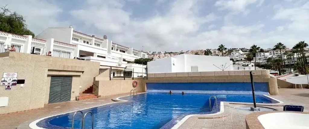 Island Village Heights