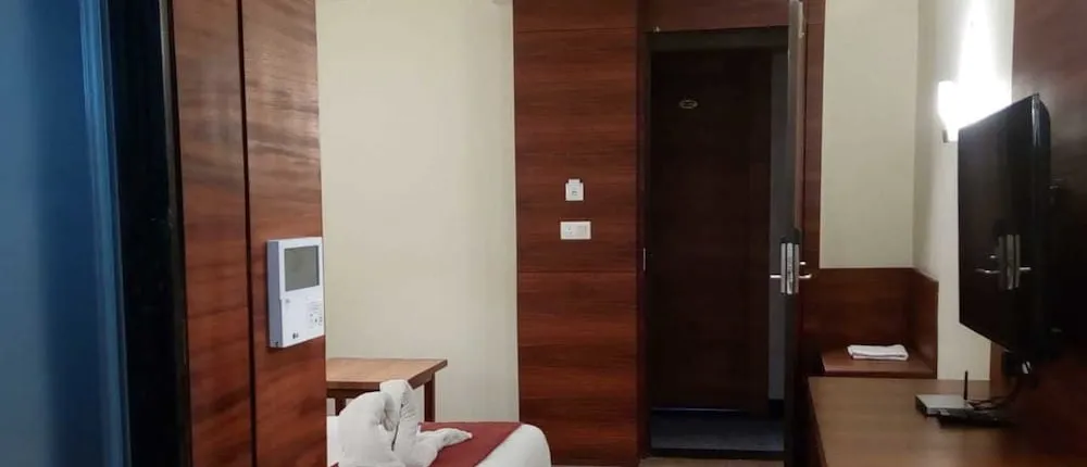 Kings Crown Hotel- Saltlake