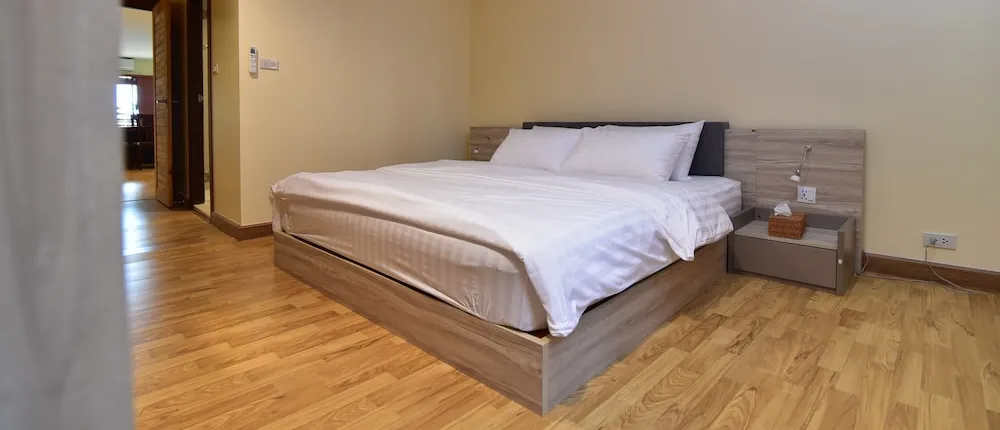 Thonglor Suites