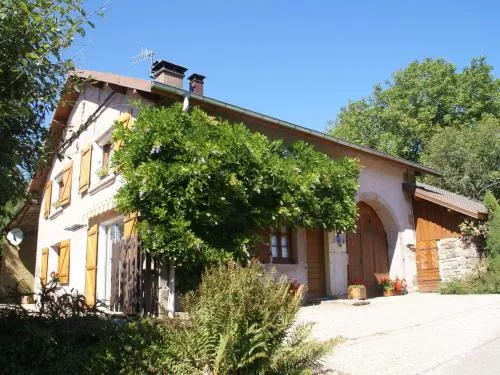 Beautiful Holiday Home in La Chapelle aux Bois with Garden