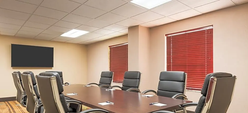 Holiday Inn Express Hotel & Suites Bentonville By IHG