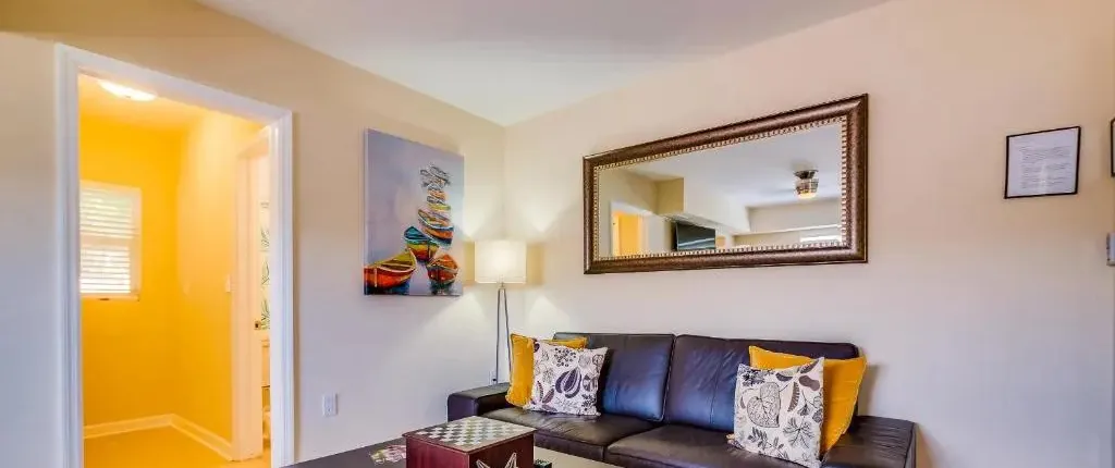 Hainsley Apartments at 1115