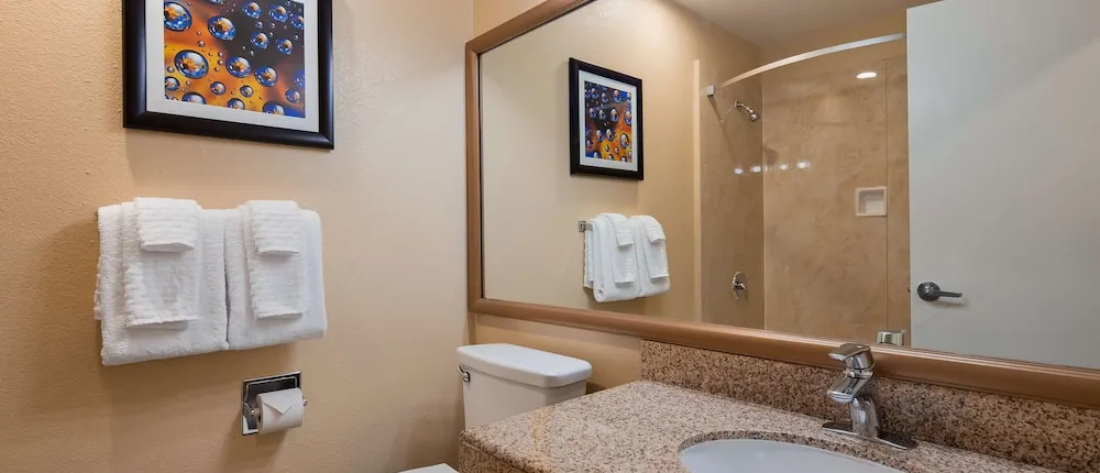 Best Western Plus Heritage Inn