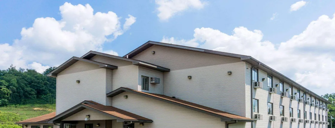 Super 8 by Wyndham Zanesville