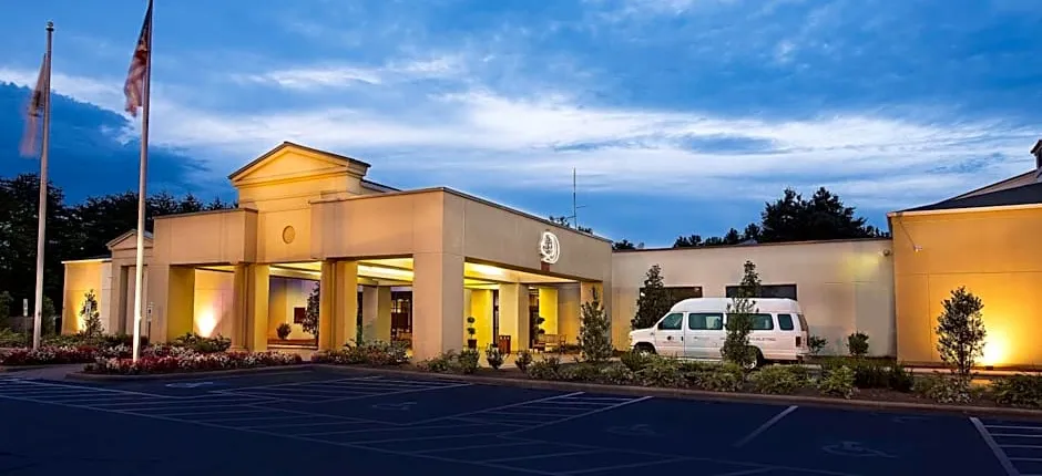 DoubleTree By Hilton Hotel Charlotte Airport