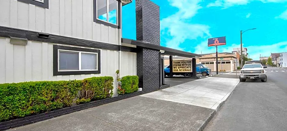 Studio 6 Eureka CA Old Town