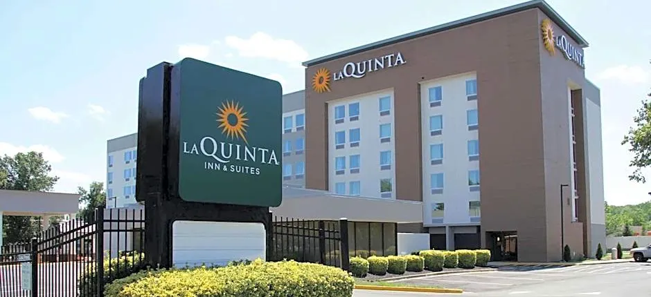 La Quinta Inn & Suites by Wyndham DC Metro Capitol Beltway
