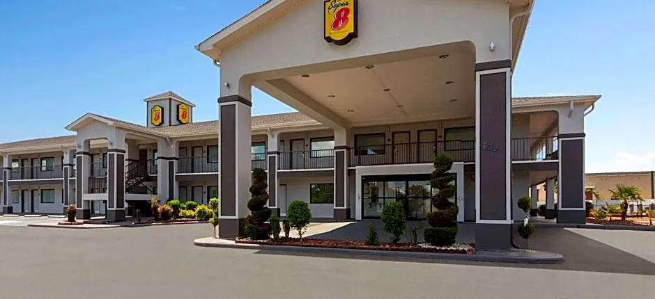 Super 8 by Wyndham Prattville Montgomery